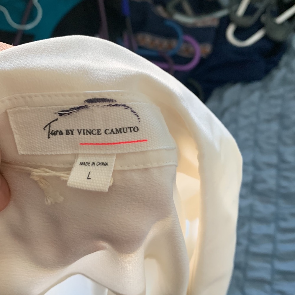 Two by Vince Camuto blouse - Picture 3 of 4
